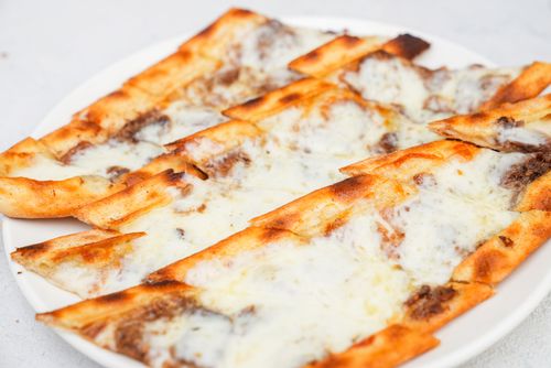 Kavurmalı Kaşarlı Açık Pide